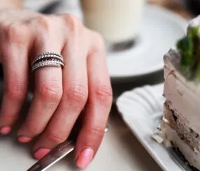 Como limpar semi joia escurecida com facilidade