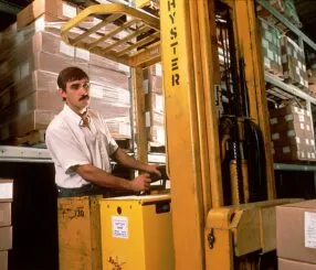 E-commerce e armazenagem: Como organizar sua logística de armazenamento com eficiência E-commerce e armazenagem: Como organizar sua logística de armazenamento com eficiência