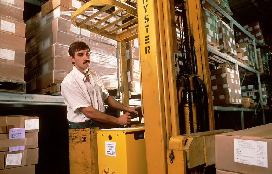 E-commerce e armazenagem: Como organizar sua logística de armazenamento com eficiência E-commerce e armazenagem: Como organizar sua logística de armazenamento com eficiência