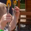 Pergolado com balanço: transforme o jardim em um refúgio encantador Pergolado com balanço: transforme o jardim em um refúgio encantador