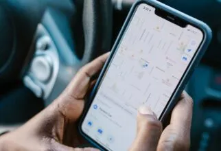 Como rastrear carros pelo celular grátis e seguro