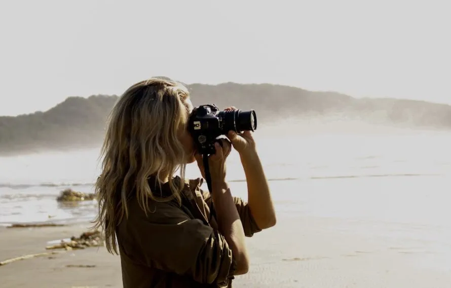 Como tirar foto na praia sozinha e arrasar nas poses