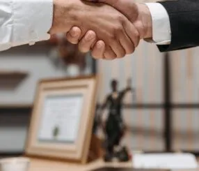 Ofereça seu serviço com empatia e sem insistência