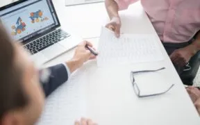 Quanto advogado cobra para aposentar cliente? Descubra agora!