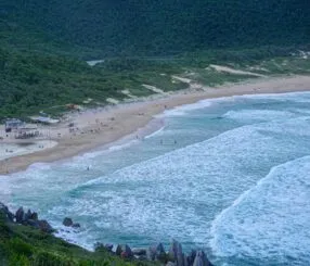 Descubra como chegar na Praia da Joaquina facilmente