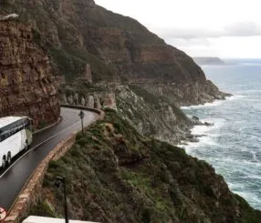 Descubra como ir para praia de Bertioga de trem e mais!