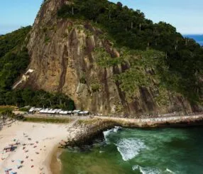 Descubra como ir para Praia Vermelha de metrô fácil