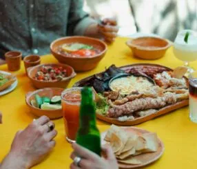 Descubra onde comer na Praia do Forte e surpreenda-se