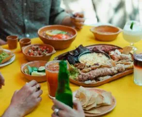 Descubra onde comer na Praia do Forte e surpreenda-se