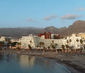Descubra onde fica a Praia de Iracema e suas atrações