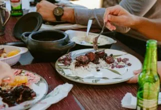 Dicas de escolha de buffet de feijoada em domicílio