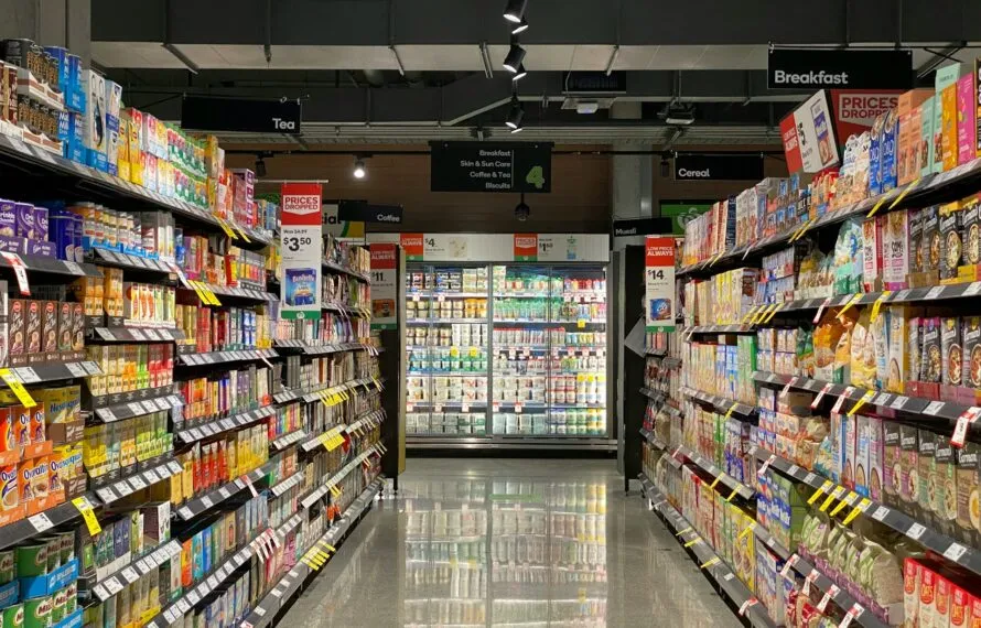 Por dentro do supermercado: Como funciona o estoque que você nunca vê