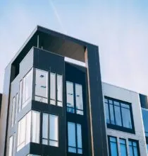 Conforto, Economia e Conhecimento: Planejamento Residencial, Acesso facilitado e o Sucesso Educacional