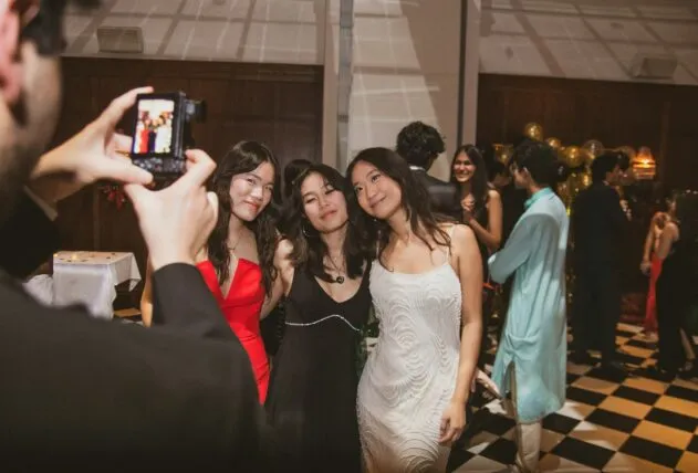 Cuidado Completo para Noivas e Debutantes: O Toque Final da Maquiagem, a Escolha da Roupa Íntima e a Imponência do Traje