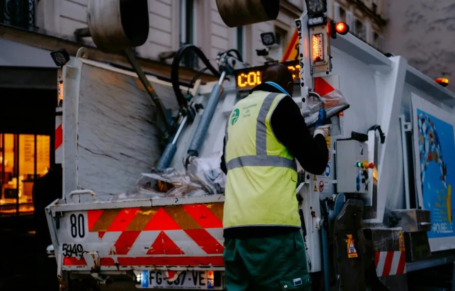 Quais as vantagens de uma caçamba de entulho em uma obra? 9 benefícios Quais as vantagens de uma caçamba de entulho em uma obra? 9 benefícios