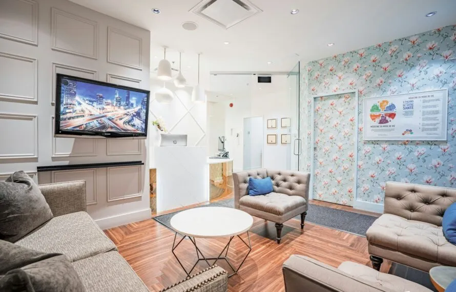 Preenchimento labial discreto que combina com qualquer idade