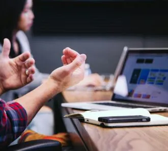 Benefícios viram diferencial para pequenos negócios em busca de talentos