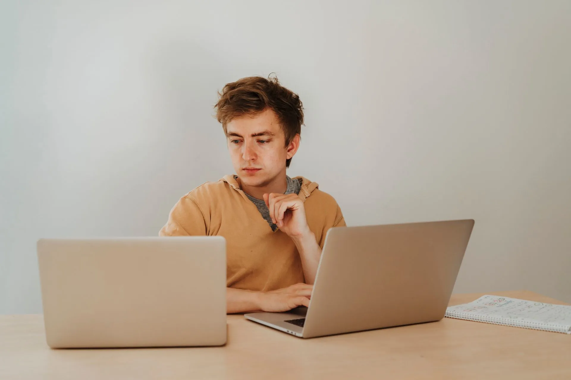 Como escolher um notebook sem gastar com o que não usa