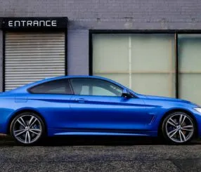 Por que dois carros do mesmo modelo podem ter preços tão diferentes no mercado?